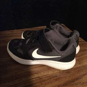 Nike Toddler Boy Shoes Size 10.5